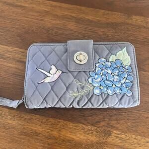 Vera‎ Bradley Happy Hydrangeas Hummingbird Embroidered Wallet Turnlock RFID NWOT